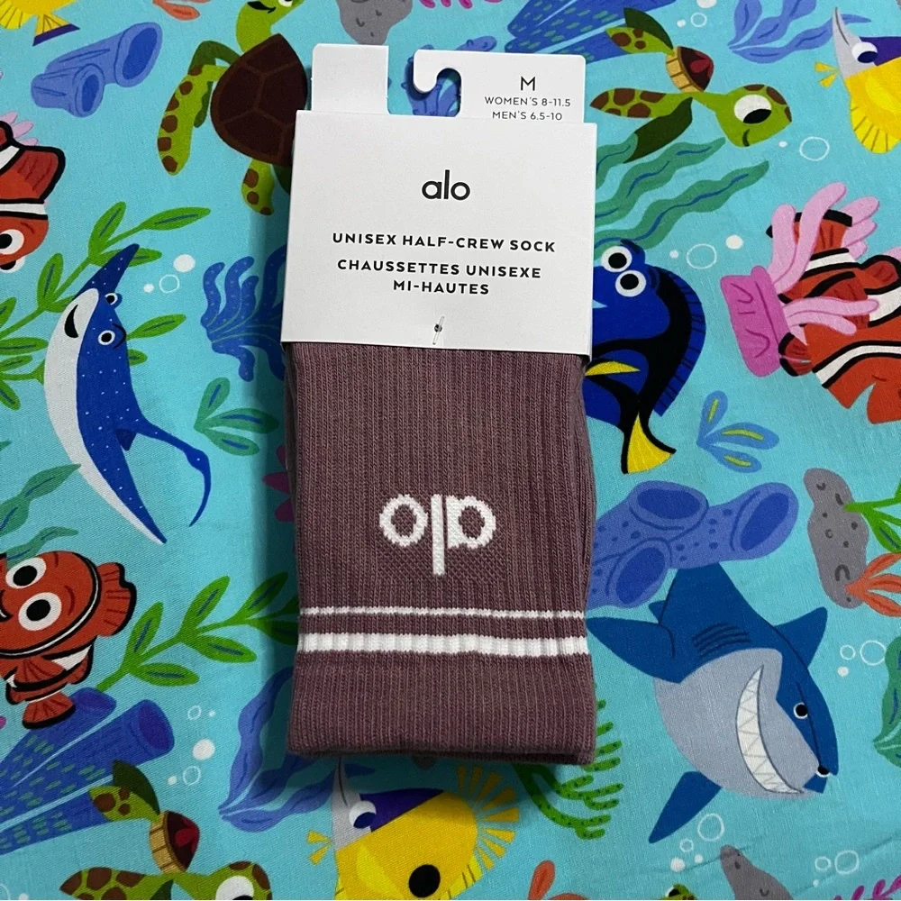 New Alo Yoga Unisex Half-Crew Throwback Sock in Smoky Quartz